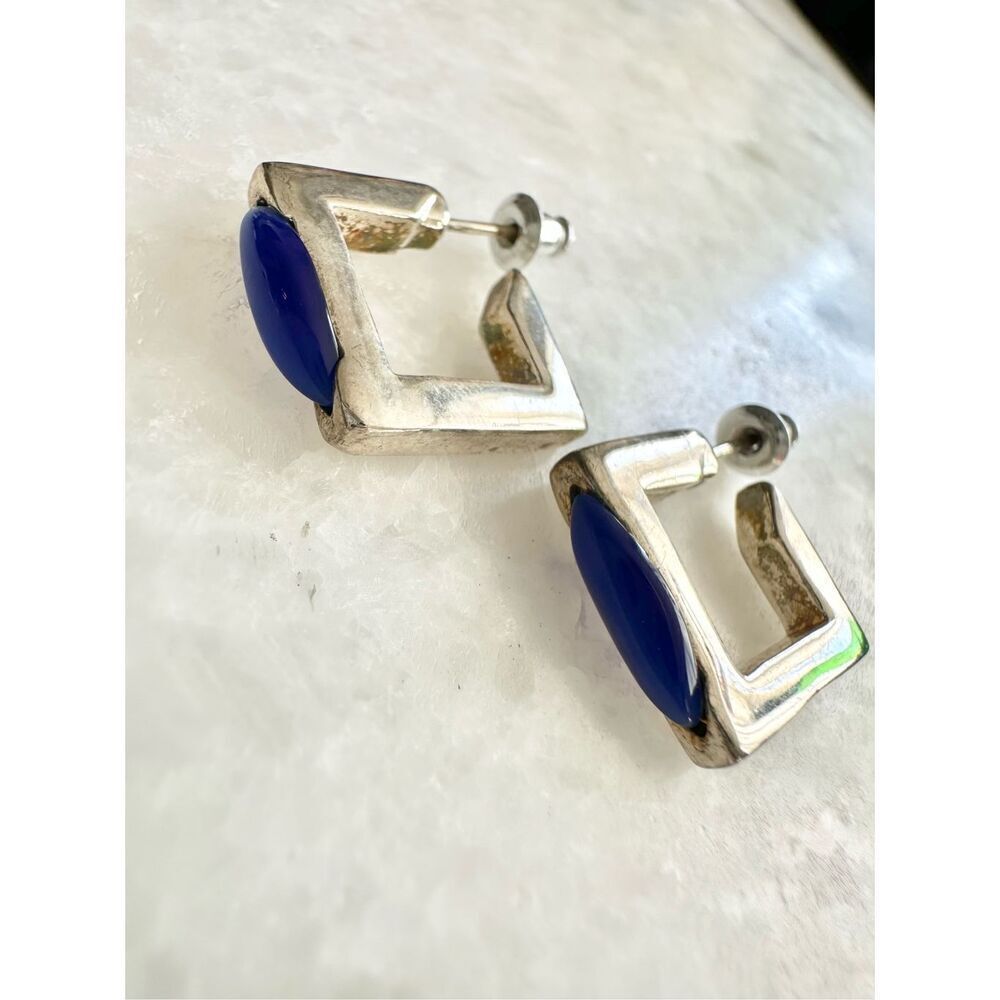 Mod style purpleish blue square hoop earrings ￼